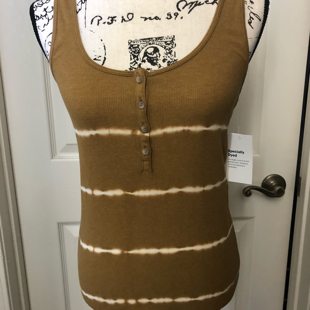 Old Navy tie dye mustard brown ribbed tank, size M